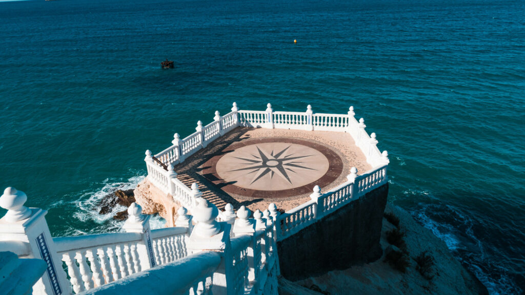 Mirador del Mediterráneo en Benidorm.